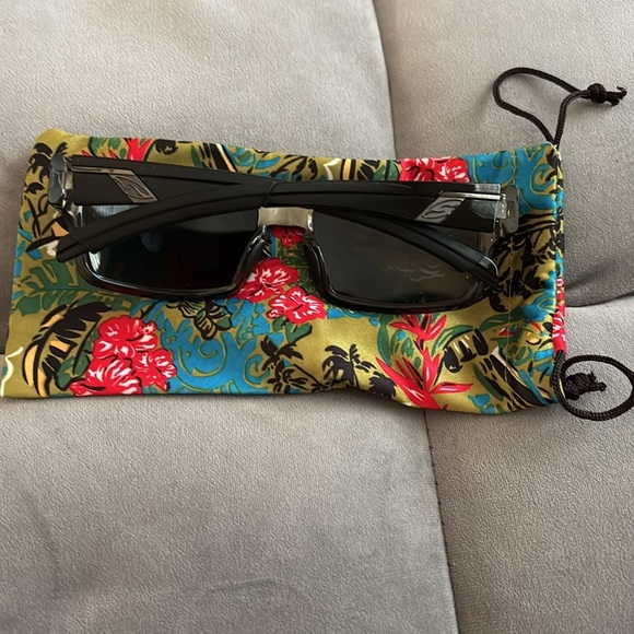 Smith Evolve Black Sunglasses with Floral Pouch - Picture 2 of 5